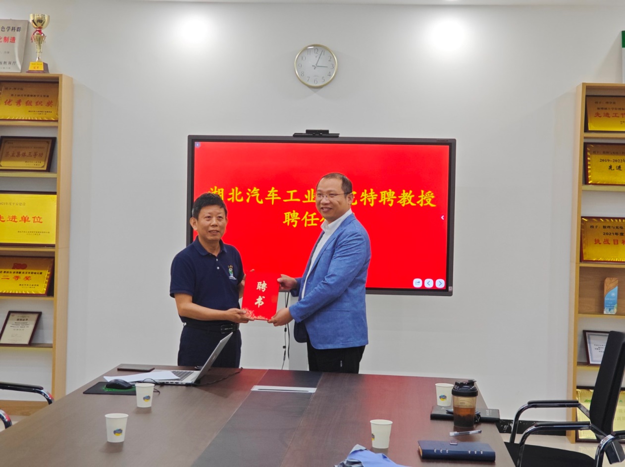 说明: //www.macbcpt.com/__local/4/8D/5A/A018EC65AD184463FBA723715D9_12DD83E9_41CE5.jpg